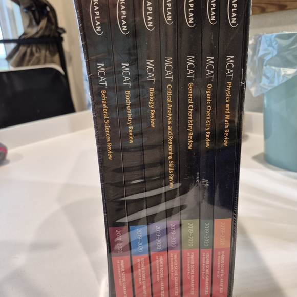 Kaplan MCAT 7-Book Review Set with Multicolor Spines